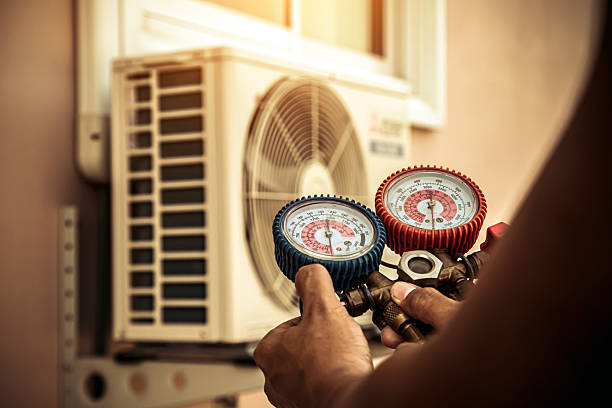 Professional Hvac Installation technician working in Dunn Loring, VA